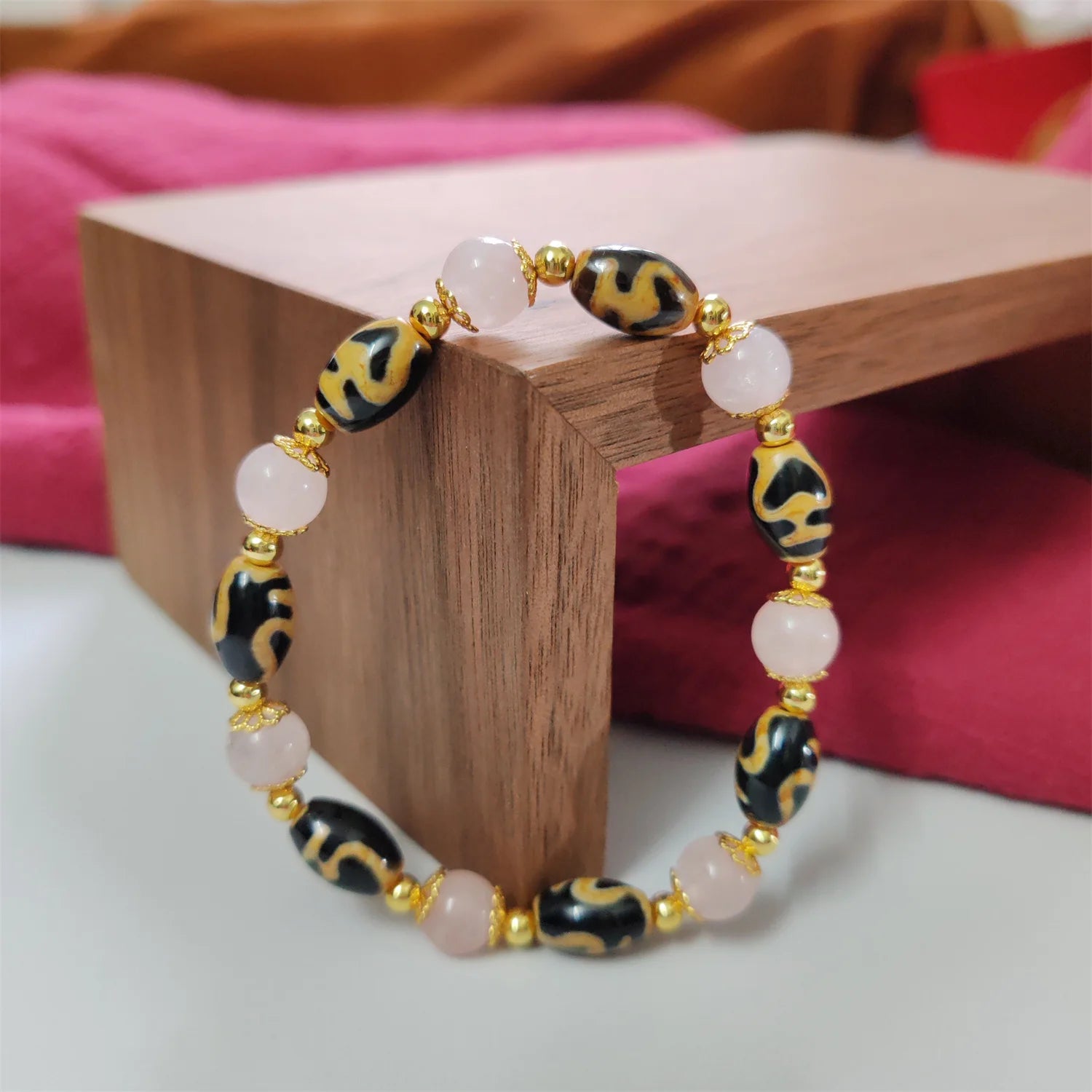 1pcs/lot Natural vase pattern agate dzi bracelet Match the crystal beads of the fan exquisite beautiful vogue Gifts for girls